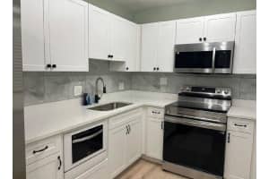 7661 18TH WAY, ST PETERSBURG, FL 33702 - MLS#MFRTB8458156