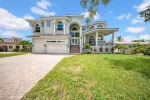 124 LEEWARD ISLAND, CLEARWATER BEACH, FL 33767 - MLS#MFRTB8458455