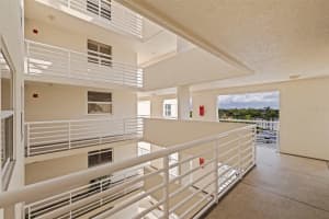 6105 Bahia Del Mar Cir #683, ST PETERSBURG