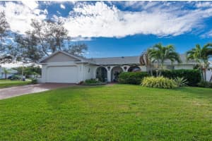 1394 51st Ave Ne, ST PETERSBURG 1394 51st Ave Ne, ST PETERSBURG