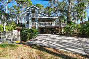 13837 76TH AVENUE, SEMINOLE, FL 33776 - MLS#MFRTB8459837