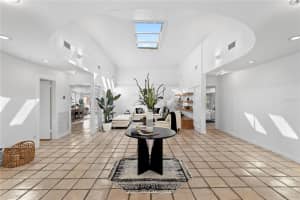 12915 GOLF CREST TERRACE, TAMPA, FL 33618 - MLS#MFRTB8460002