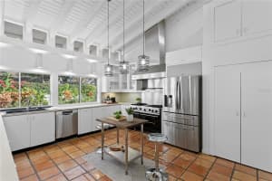 12915 GOLF CREST TERRACE, TAMPA, FL 33618 - MLS#MFRTB8460002