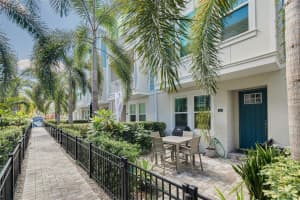 835 BURLINGTON AVENUE, ST PETERSBURG, FL 33701 - MLS#MFRTB8460109