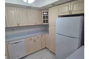 7981 SMOKETREE COURT, LARGO, FL 33773 - MLS#MFRTB8460303