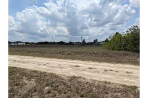 1721 WELLS AVENUE, LEHIGH ACRES, FL 33972 - MLS#MFRTB8460384