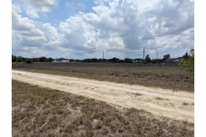 1721 WELLS AVENUE, LEHIGH ACRES, FL 33972 - MLS#MFRTB8460384