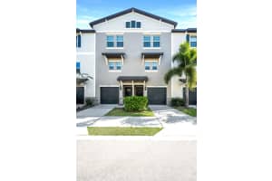 842 TENNYSON MILL CIRCLE, TAMPA, FL 33619 - MLS#MFRTB8460441