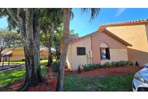 1025 113TH TERRACE, PEMBROKE PINES, FL 33025 - MLS#MFRTB8460502