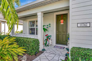 11742 FOREST PARK CIRCLE, BRADENTON, FL 34211 - MLS#MFRTB8460528