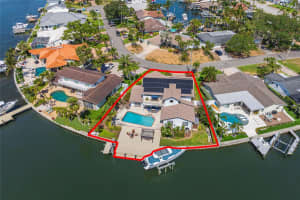 3901 13TH WAY, ST PETERSBURG, FL 33703 - MLS#MFRTB8460706