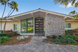 1323 SNELL HARBOR DRIVE, ST PETERSBURG, FL 33704 - MLS#MFRTB8460707