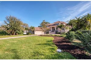 5918 BAHAMA SHORES DRIVE, ST PETERSBURG, FL 33705 - MLS#MFRTB8460952