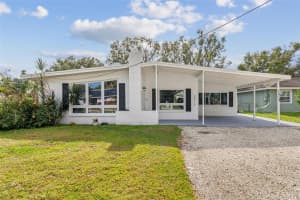 2810 SILVER LAKE AVENUE, TAMPA, FL 33614 - MLS#MFRTB8461063
