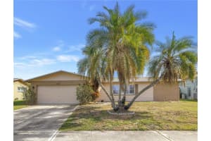 1861 Princeton Dr, CLEARWATER