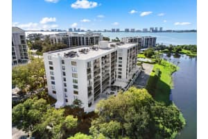 220 BELLEVIEW BOULEVARD, BELLEAIR, FL 33756 - MLS#MFRTB8461552