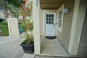 6924 LAKEVIEW COURT, TAMPA, FL 33634 - MLS#MFRTB8461590