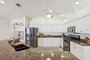 9334 HAMPSHIRE PARK DRIVE, TAMPA, FL 33647 - MLS#MFRTB8461817