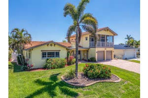 1140 81ST STREET, ST PETERSBURG, FL 33707 - MLS#MFRTB8461856