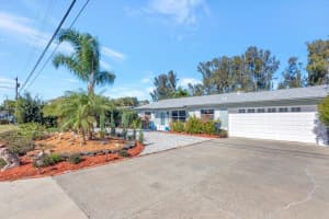 201 79TH AVENUE, ST PETERSBURG, FL 33702 - MLS#MFRTB8461895