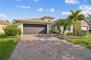 16144 COQUINA BAY LN, WIMAUMA, FL 33598 - MLS#MFRTB8462208