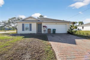 1124 Ne 36th St, CAPE CORAL