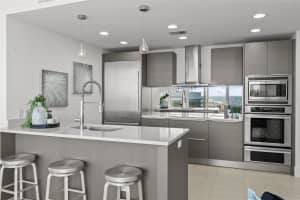 175 1ST STREET, ST PETERSBURG, FL 33701 - MLS#MFRTB8462817