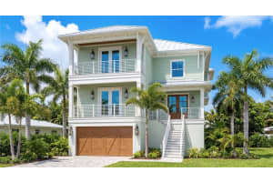 1821 BAYOU GRANDE BOULEVARD, ST PETERSBURG, FL 33703 - MLS#MFRTB8462862