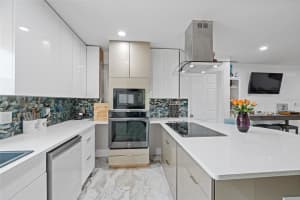 8878 56TH WAY, PINELLAS PARK, FL 33782 - MLS#MFRTB8462884