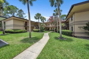 2681 Sabal Springs Cir #101, CLEARWATER