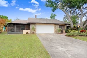 813 EXMOOR STREET, SARASOTA, FL 34243 - MLS#MFRTB8462898