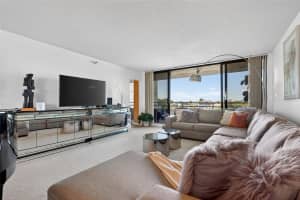 5950 PELICAN BAY PLAZA, GULFPORT, FL 33707 - MLS#MFRTB8462955