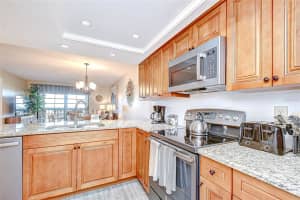 9860 62ND TERRACE, SEMINOLE, FL 33708 - MLS#MFRTB8463097