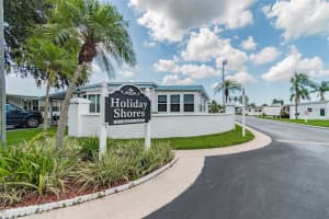 10232 PARADISE DRIVE, LARGO, FL 33773 - MLS#MFRTB8463103