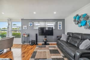 10232 PARADISE DRIVE, LARGO, FL 33773 - MLS#MFRTB8463103