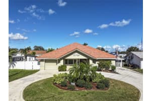 9453 Treasure Ln Ne, ST PETERSBURG