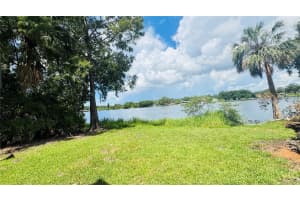 7200 BANK DRIVE, TAMPA, FL 33617 - MLS#MFRTB8463160