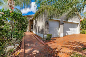 4916 GRAND BANKS DRIVE, WIMAUMA, FL 33598 - MLS#MFRTB8463197