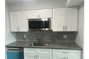 129 104TH AVENUE, TREASURE ISLAND, FL 33706 - MLS#MFRTB8463307