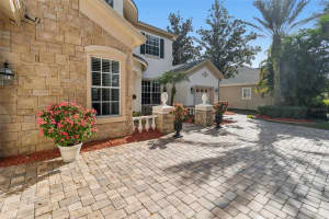 15011 LAKE EMERALD BOULEVARD, TAMPA, FL 33618 - MLS#MFRTB8463692