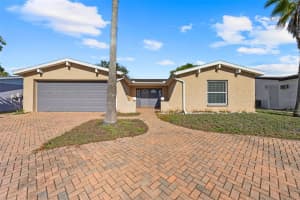8615 Newton Dr, PORT RICHEY