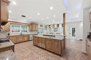 2221 28TH WAY, FORT LAUDERDALE, FL 33312 - MLS#MFRTB8463938