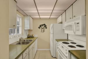 2750 BAY DRIVE, LARGO, FL 33771 - MLS#MFRTB8463951