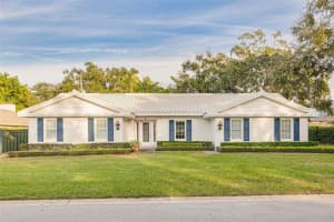 3 Eastwood Ln, BELLEAIR