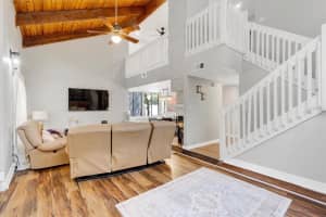 331 HUNTERS POINT COURT, LONGWOOD, FL 32779 - MLS#MFRTB8464044