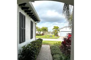 5033 LAKE OVERLOOK AVENUE, BRADENTON, FL 34208 - MLS#MFRTB8464097