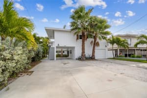 2411 BAY BOULEVARD, INDIAN ROCKS BEACH, FL 33785 - MLS#MFRTB8464168