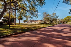 FRIENDLY WAY S, ST PETERSBURG, FL 33705 - MLS#MFRTB8464198