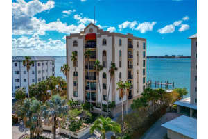 378 GOLDEN GATE POINT, SARASOTA, FL 34236 - MLS#MFRTB8464308