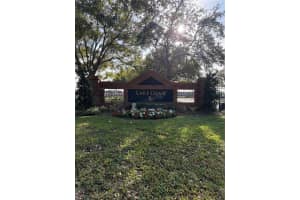 9818 LAKE CHASE ISLAND WAY, TAMPA, FL 33626 - MLS#MFRTB8464326